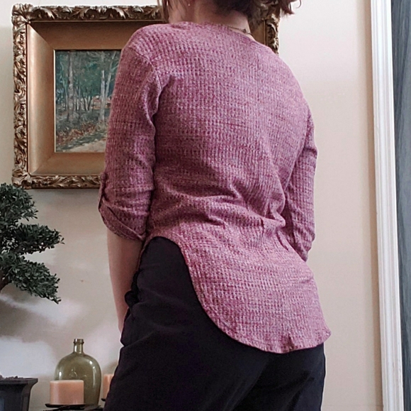 Heathered v-neck button up w/ 3/4 length sleeve - Picture 4 of 6